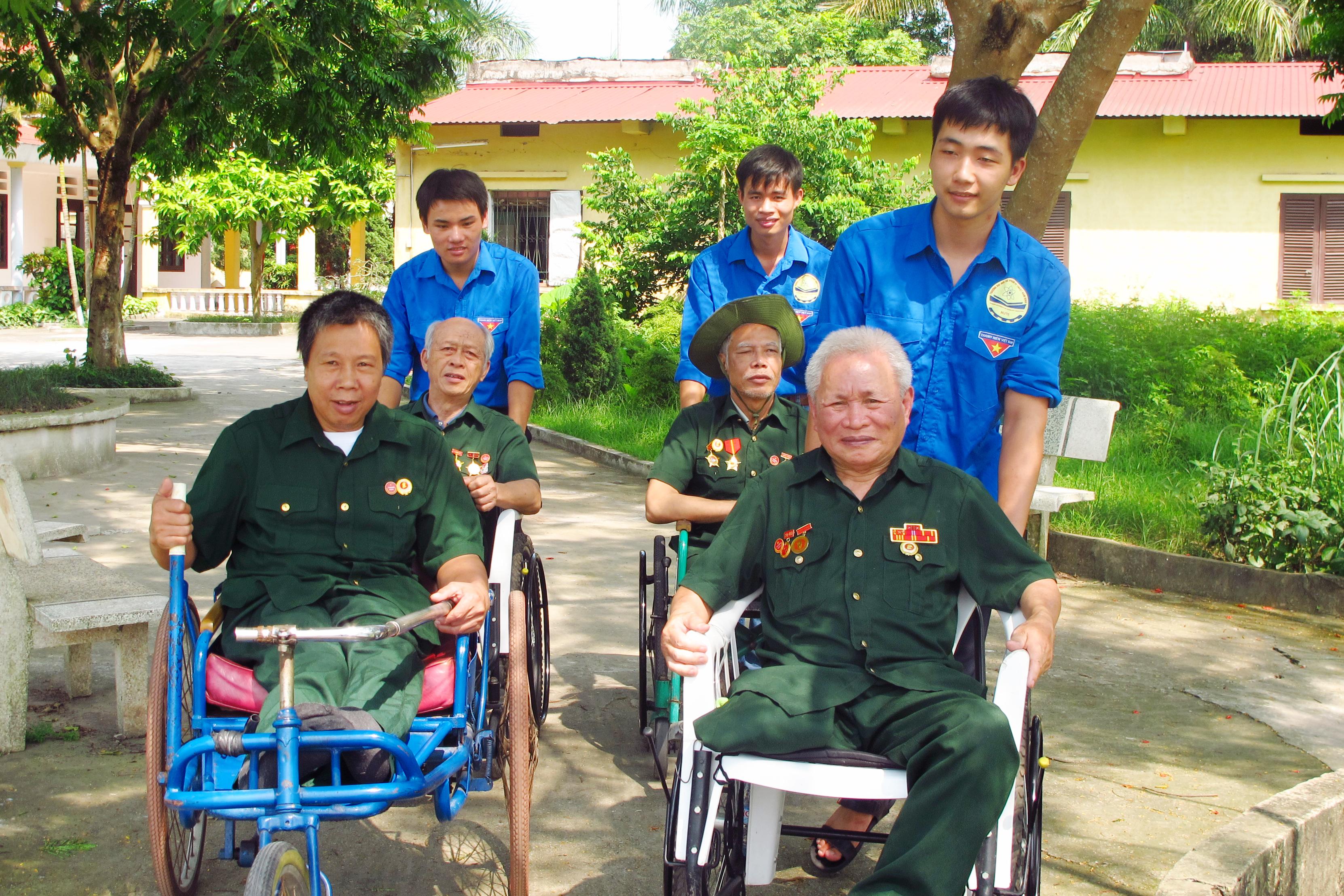 Càng tưởng nhớ, càng phải hăng hái thi đua